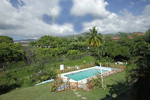 The Gardens Villa Kingston Holiday home