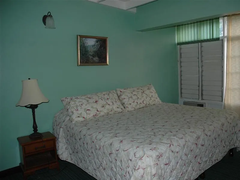 The Gardens Villa Kingston 0*,  Jamaica